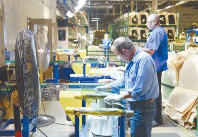 人民日报采访福耀玻璃美国工厂：加班加点是常事，但出于自愿