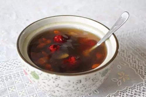 丹参黄芪红枣枸杞茶