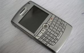 8830黑莓 一款智能双模手机