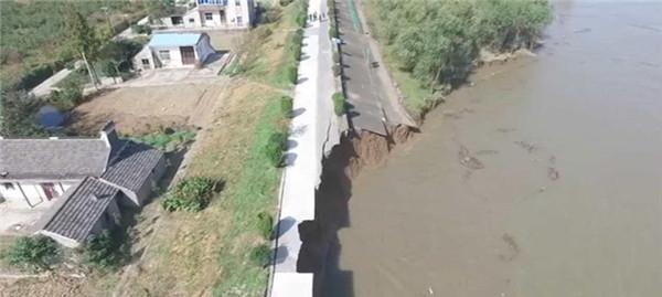 长江江堤坍塌现场图片曝光 300村民撤离紧急撤离