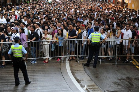 月饼里头藏字条？香港反对派搞小动作，却道卫生安全不达标