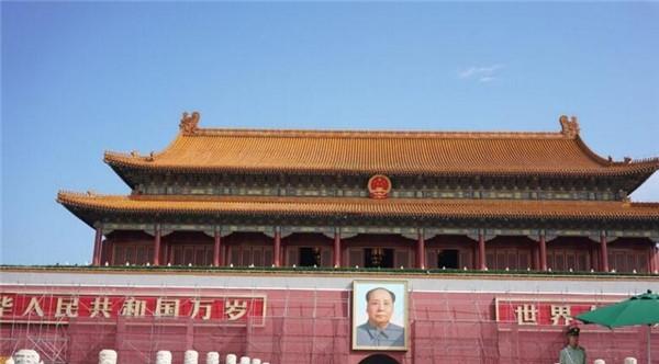 北京天安门城楼开始粉刷修缮 准备迎接国庆