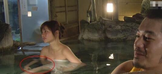 日本十大灵异事件，日本女星拍片遭遇温泉鬼手