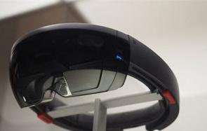 用微软HoloLens玩Xbox One 效果真的太震撼了