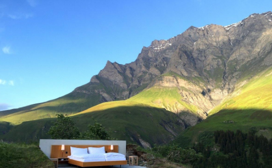 瑞士“豪华”酒店仅供一张床，住一晚也要两千