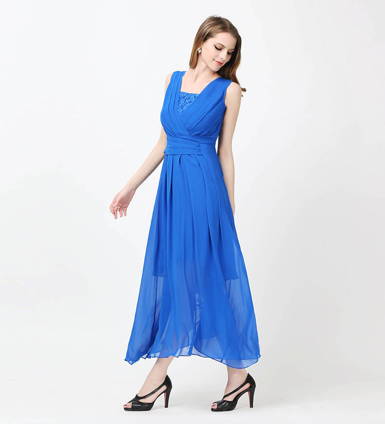 宝蓝色连衣裙，高贵与优雅的象征