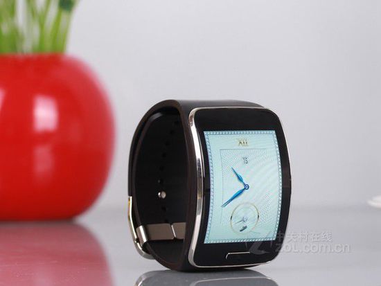 传HTC智能手表与Moto 360设计相似 你怎么看