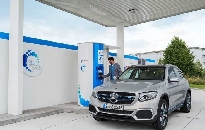 梅赛德斯·奔驰首展示电池和氢气双动力汽车 | IAA 2017