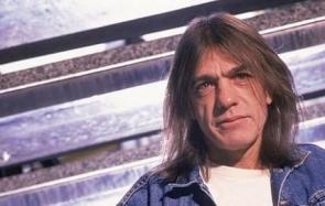 AC/DC吉他手马尔科姆去世死因不明